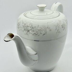 Camelot  China Carrousel Tea Coffee Pot with Lid #1315